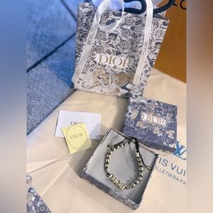 Fashion Unisex Black and Gold Beaded Bracelet